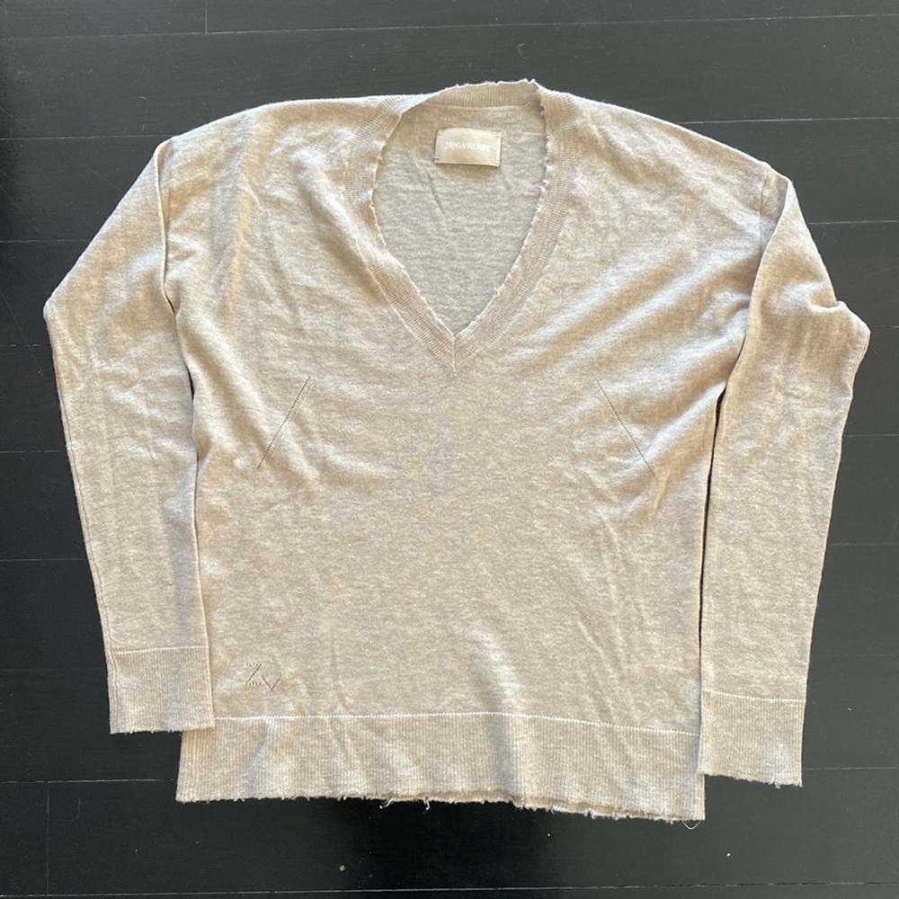 Zadig & Voltaire 100% cashmere v-neck lightweight sweater. Size small